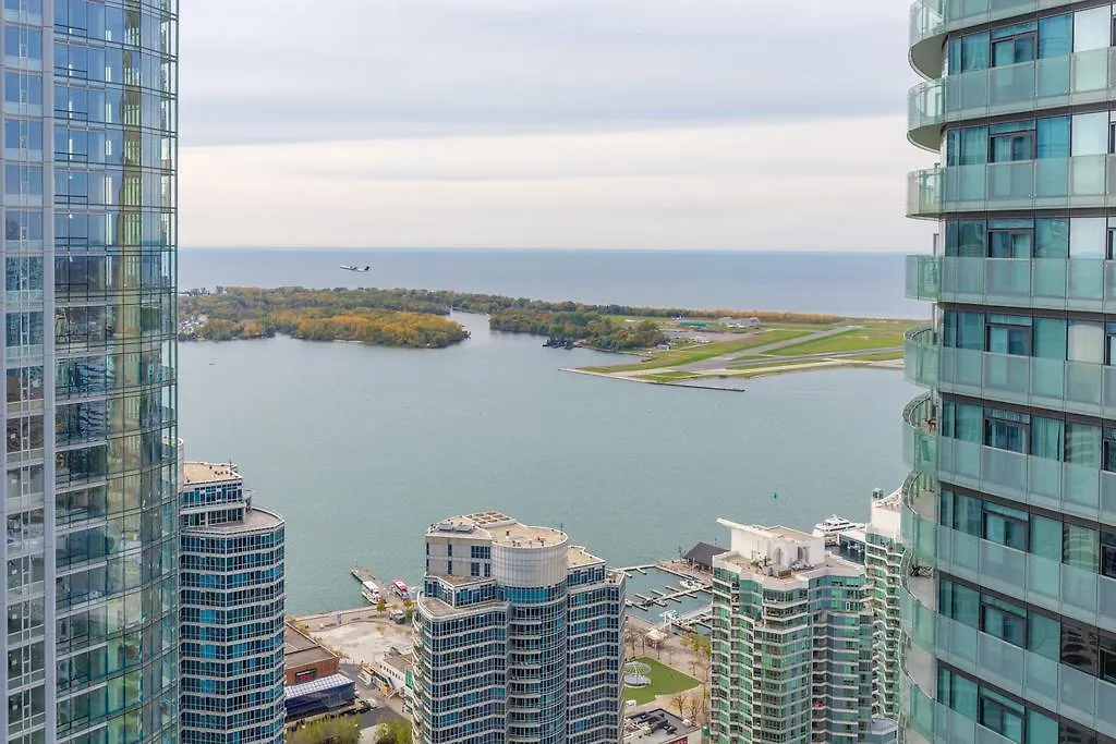 Noel Suites - York And Simcoe St. Toronto 0*,