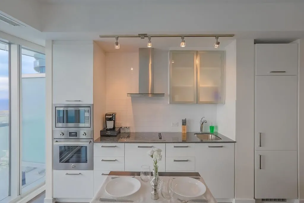Noel Suites - York And Simcoe St. Toronto 0*,