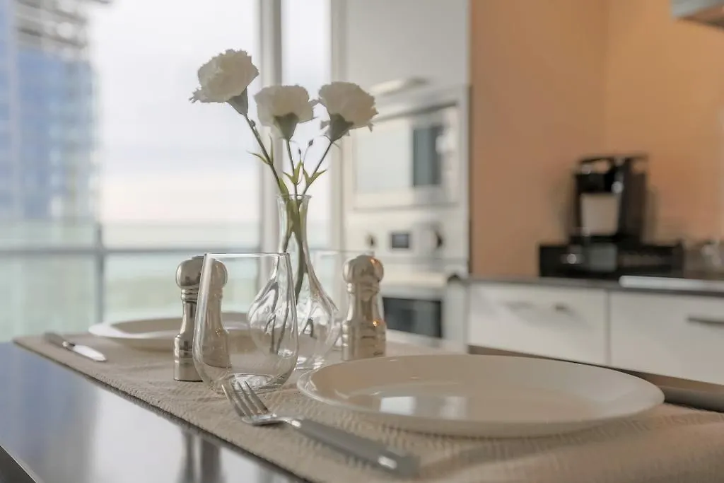 Noel Suites - York And Simcoe St. Toronto Canada